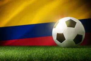 bandera de colombia con balon
