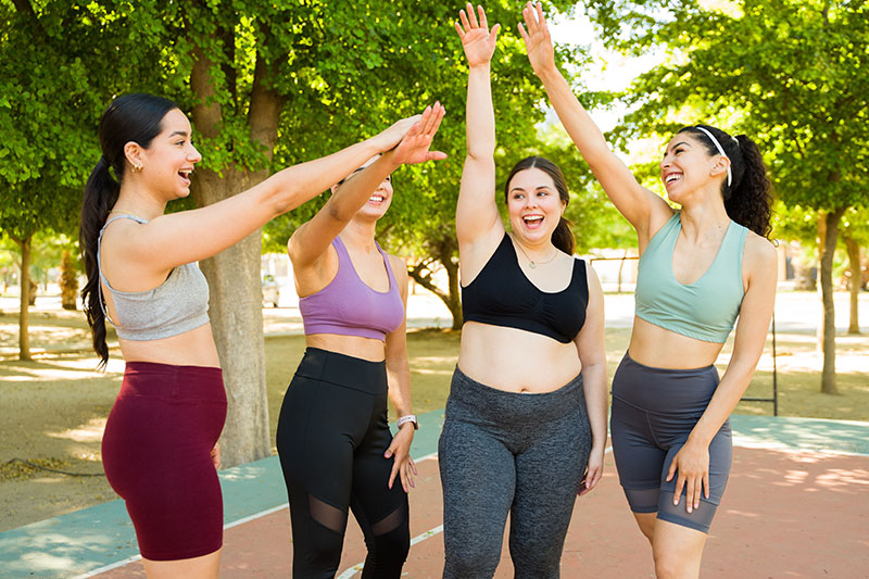 mujeres haciendo ejercicio